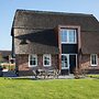 Beautiful Villa With Jacuzzi on the Tjeukemeer