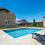 Boky Comfortable Holiday Residence