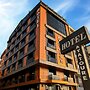 Ayatoure Hotel