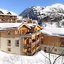 Comfortable Chalet With Whirlpool in Huez