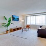 Beautiful & Spacious Apt in Crystal City