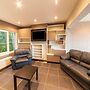 Magnificent Holiday Home With hot Tubs