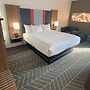 La Quinta Inn & Suites by Wyndham Chelsea