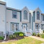 Bright Townhome w/ Pool Access: Near Bethany Beach