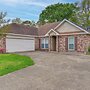 Baton Rouge Retreat w/ Patio, Grill & Fire Pit!