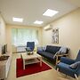Bright 1bdr Apartment in Top Center