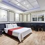 Hotel Forest River Novel