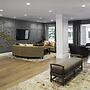Awesome 2 BR Condo Crystal City