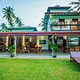 South Point Surf House - Whole Villa 5 Bedrooms (Sleeps 14)