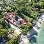 Bluewaves Resort -  Basdaku by Hiverooms