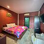 Suree Garden Resort & Karaoke