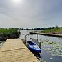 Lakefront Home in Hartford: Hot Tub, Kayaks & Dock