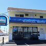 Mainsail Motel & Cottages