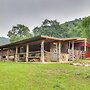 Rural & Horse-friendly Cabin ~ 24 Mi to Bandera!