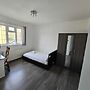 Room in Guest Room - Limehouse Townhomes Modern Spacious Serviced Doub