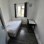 Room in Guest Room - Limehouse Townhomes With Modern Spacious Serviced