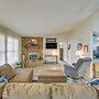 Lakefront Gun Barrel City Home w/ Dock & Deck