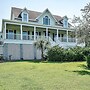 Inviting Beach Retreat With Wonderful Lake Views To Relax And Enjoy 5 
