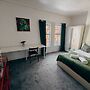 4BR Ravenhill Modern Home