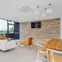 Luxury 3 Bedroom Ocean View Apartment
