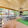 Riverfront Broken Bow Cabin w/ Private Hot Tub!