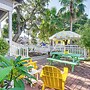 Half Mi to Galveston Seawall: Home w/ Yard & Grill