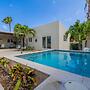 3BR 2BA Near Eagle Beach w Private Pool