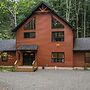 Happy Trails Chalet by Avantstay Sauna + Deck, Private Community Beach