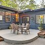 Tacoma Retreat w/ Fire Pit - Walk to Lake Access!