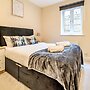 London Street Apt By REDWOOD STAYS