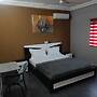 Room in Guest Room - Deluxe Double Bed That Sleeps 2 in Royal Blue Gue