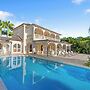 Waterfalls - 6 bed Peaceful and Secure Luxury
