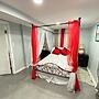 Nice Three Bedroom apt at 25 Minutes to New York Excellent bus Transpo