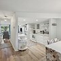 Vitamin Sea Retreat A Dream! Highly Walkable!