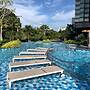Beachfront Bang Saray By RoomQuest Hotel