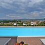 Villa Faccioli Deodara With Shared Pool