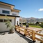 Penshurst - Lake Views - Sleeps 8