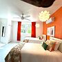 Coastal Comfort: Charming Cottage With Private Pool