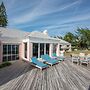 Cotton Bay Oasis: Grand Estate On Private Acres