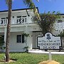 Coastal Chic: Stylish Condo On Windermere Beach