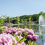 Beautiful Chalet on the Water in a Holiday Park