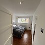 BnJ Luxury 2 Bedroom Cozy Retreat in Borehamwood