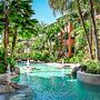 Lux Resort - 9 Pools Gym Free Parking