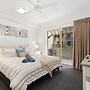 Lux Apartment Cairns - 9 Pools BBQ Gym