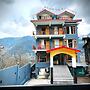 Goroomgo Sakura Palace Manali