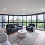 Luxury Melbourne With Albert Park Views
