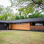 The Mod Poppy Large Home 10 Minutes From it all
