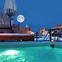 Santorini Luxury Suite w Rooftop Hottub Seaview