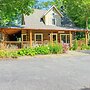 Cashiers Cottage w/ Screened Porch & Trail Access!