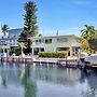 Delightful Vacation Home Located In The Popular Islamorada Neighborhoo